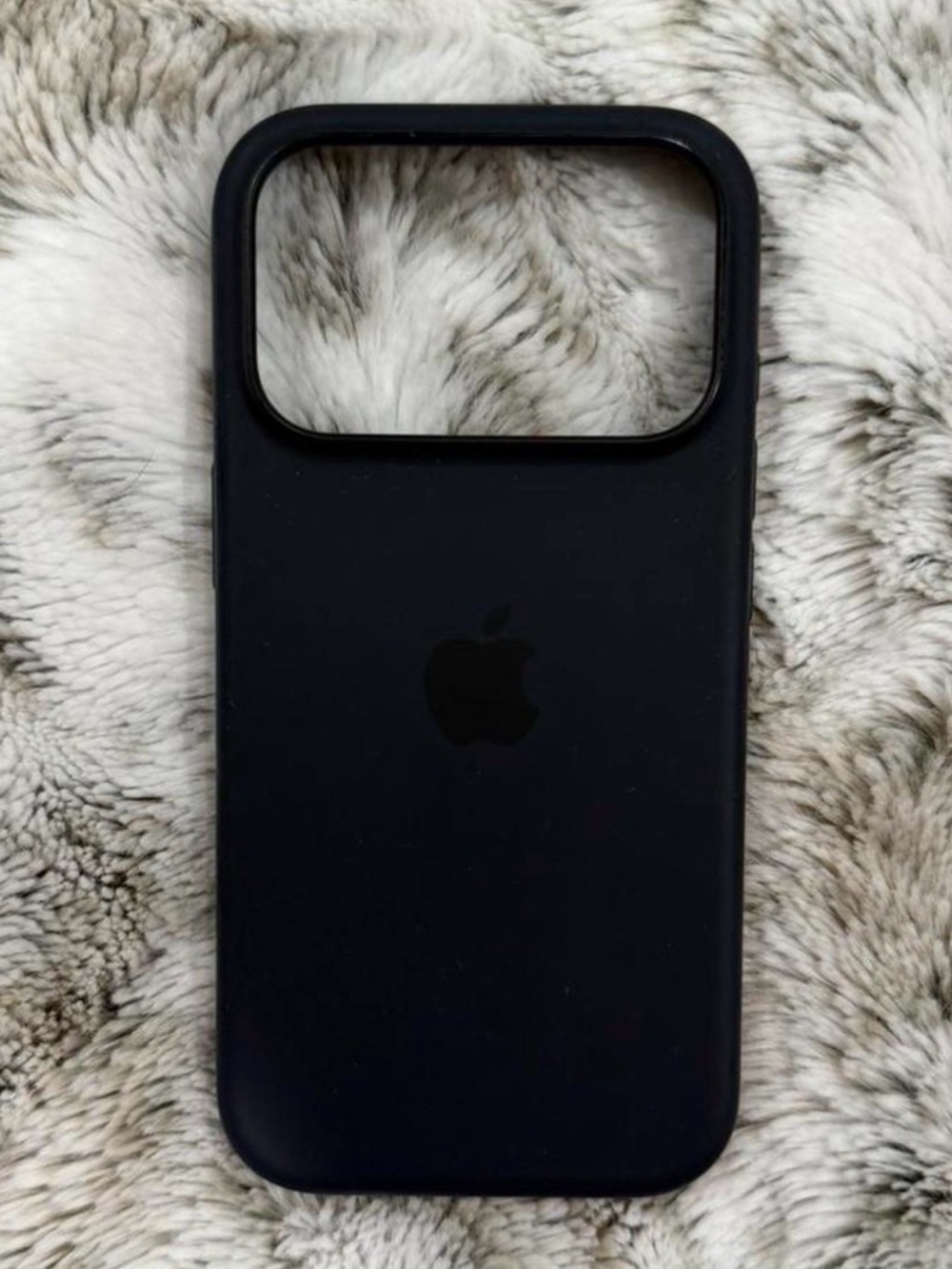 Apple Black Silicone iPhone Case - iPhone 17 Pro